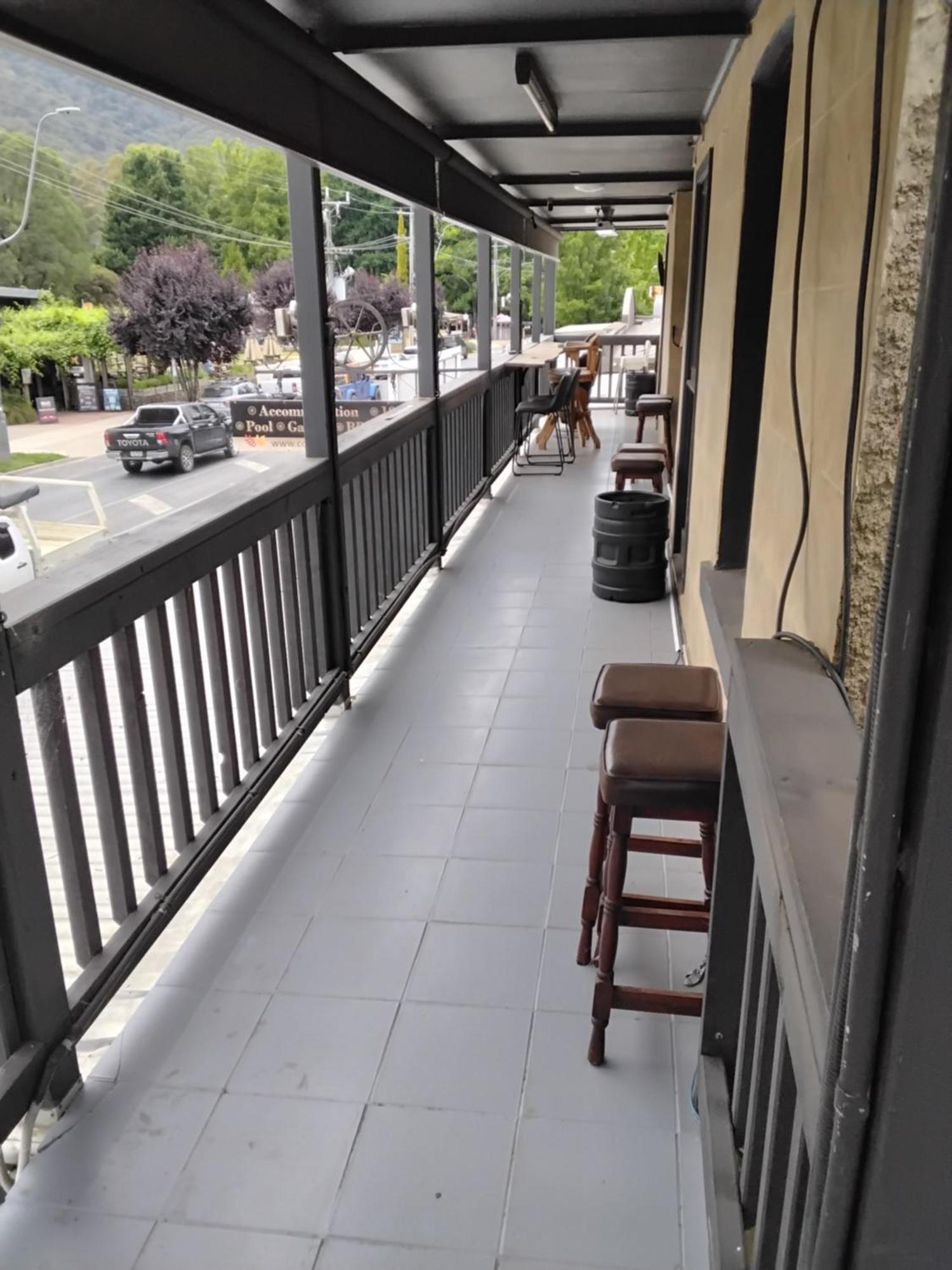 Coach House Inn Bright Rum bild