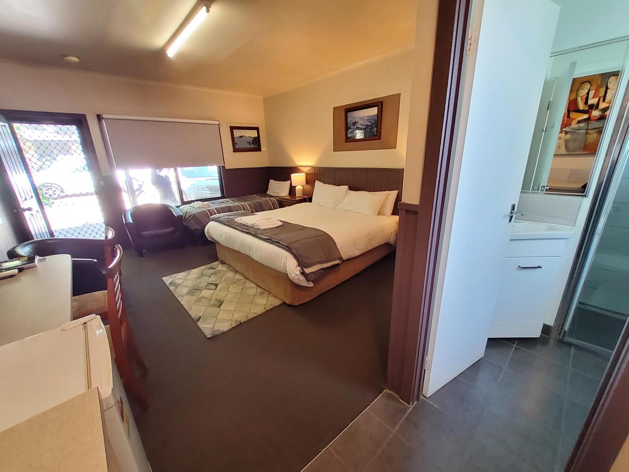 Coach House Inn Bright Exteriör bild